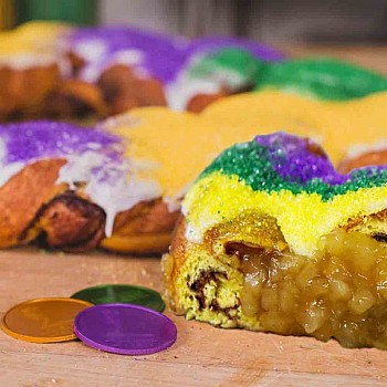 Cartozzo's Caramel Apple King Cake